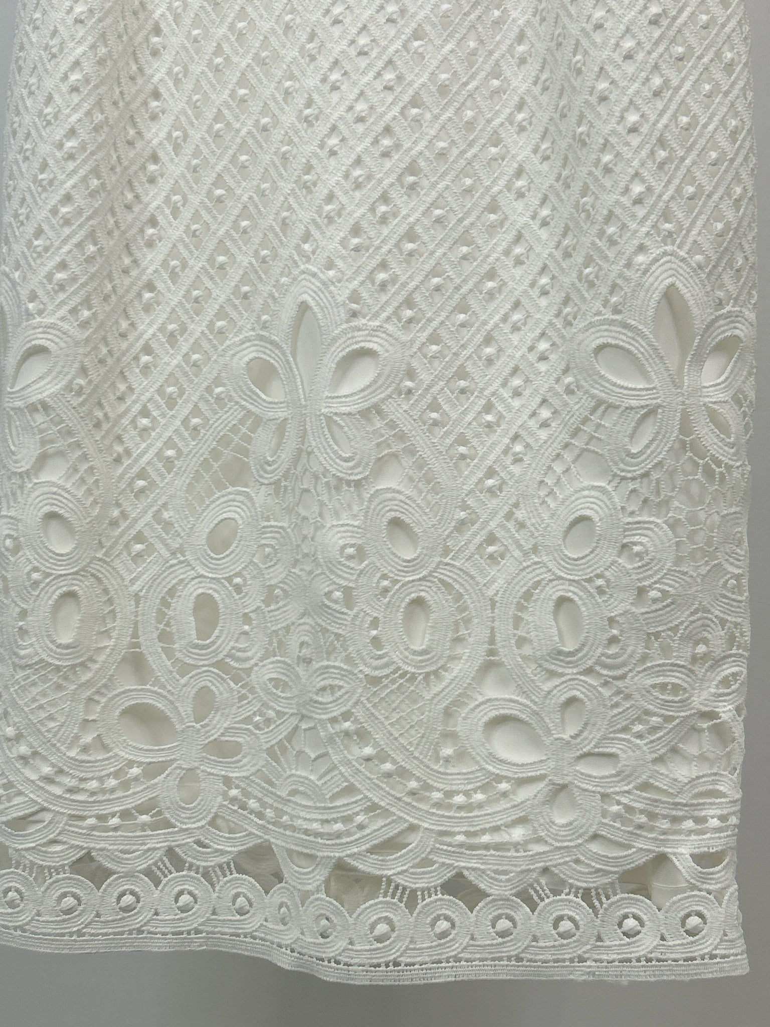 White House Black Market Size 8 White Women's Dress