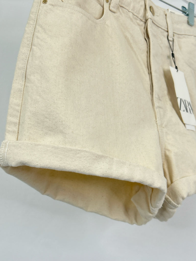 ZARA NWT Size 8 off white Women's Shorts