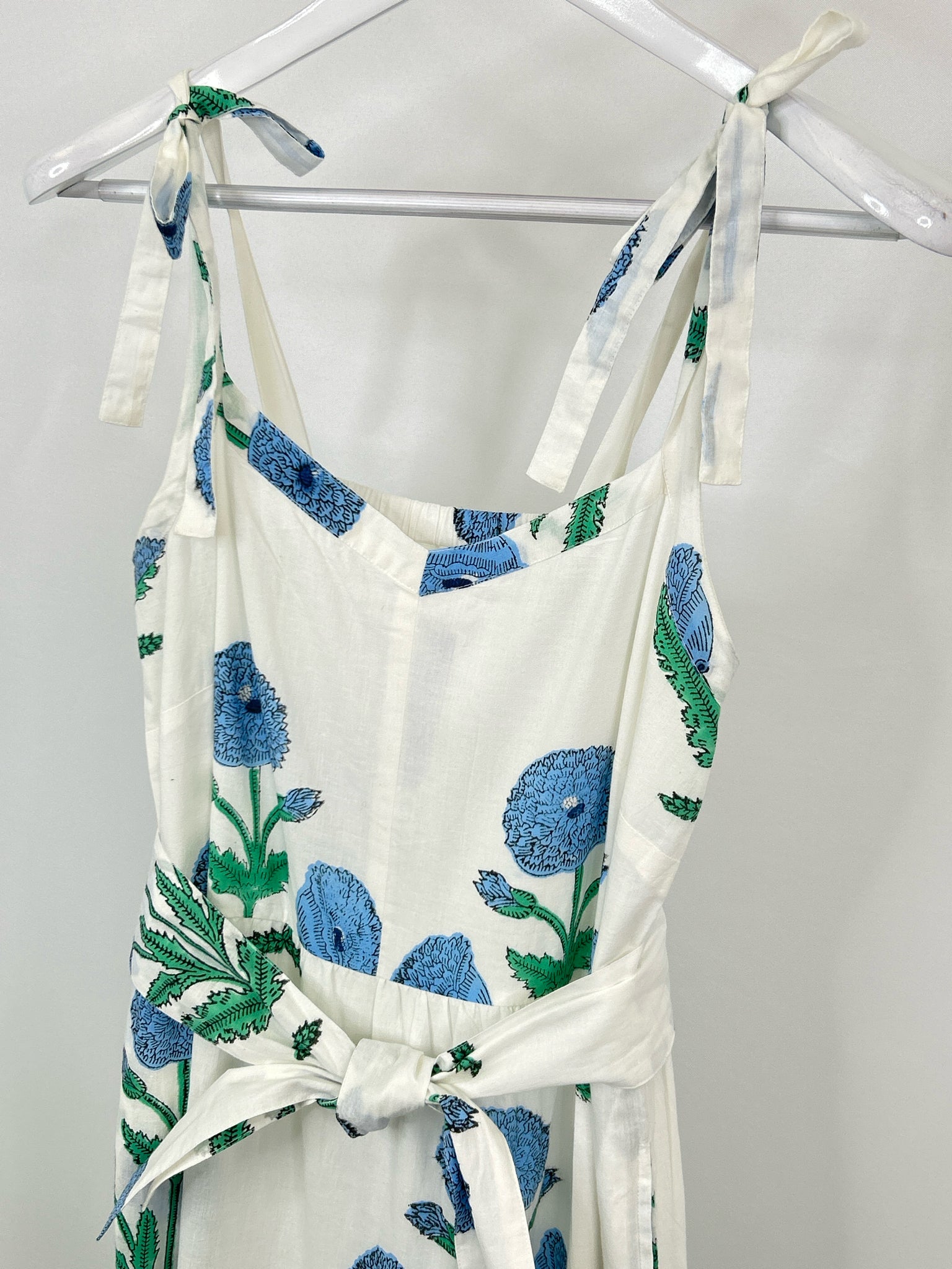 BEAU & RO Size M White Floral Women Dress