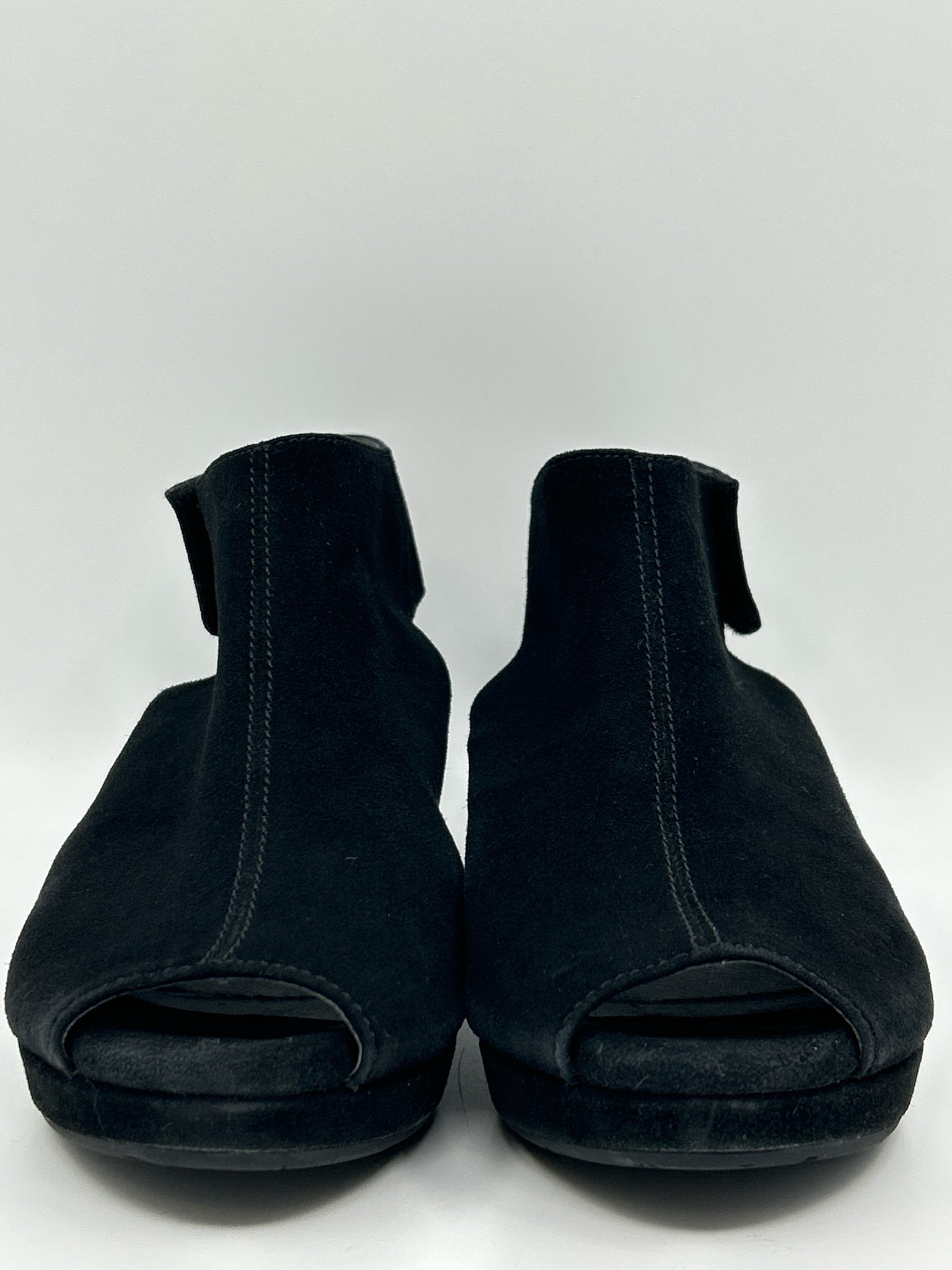 CHOCOLAT BLU Size 8 Black Women's Sandal