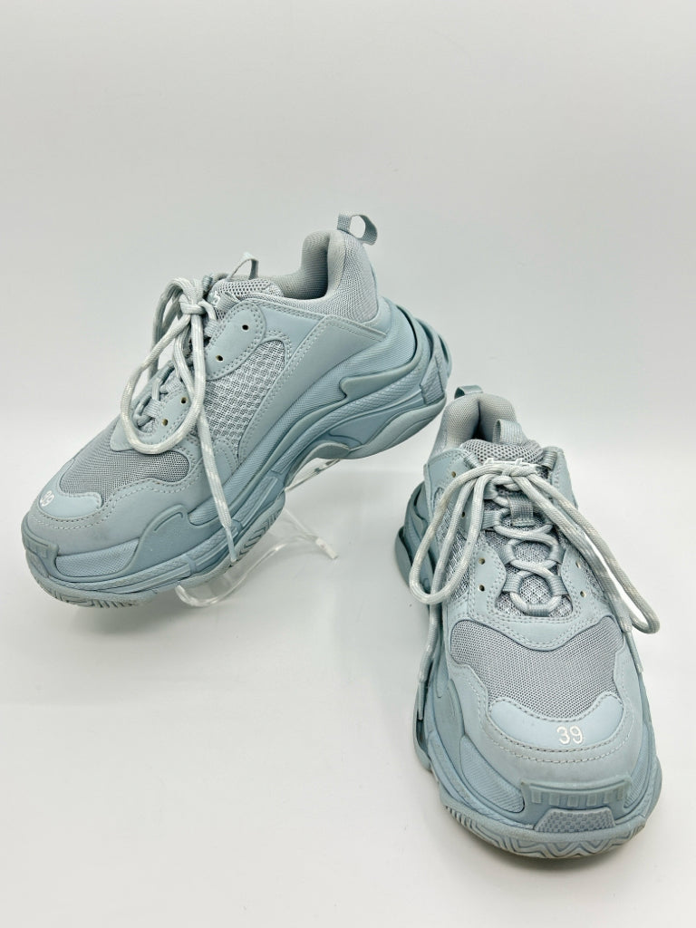 BALENCIAGA Women Size 39 Baby Blue Sneakers