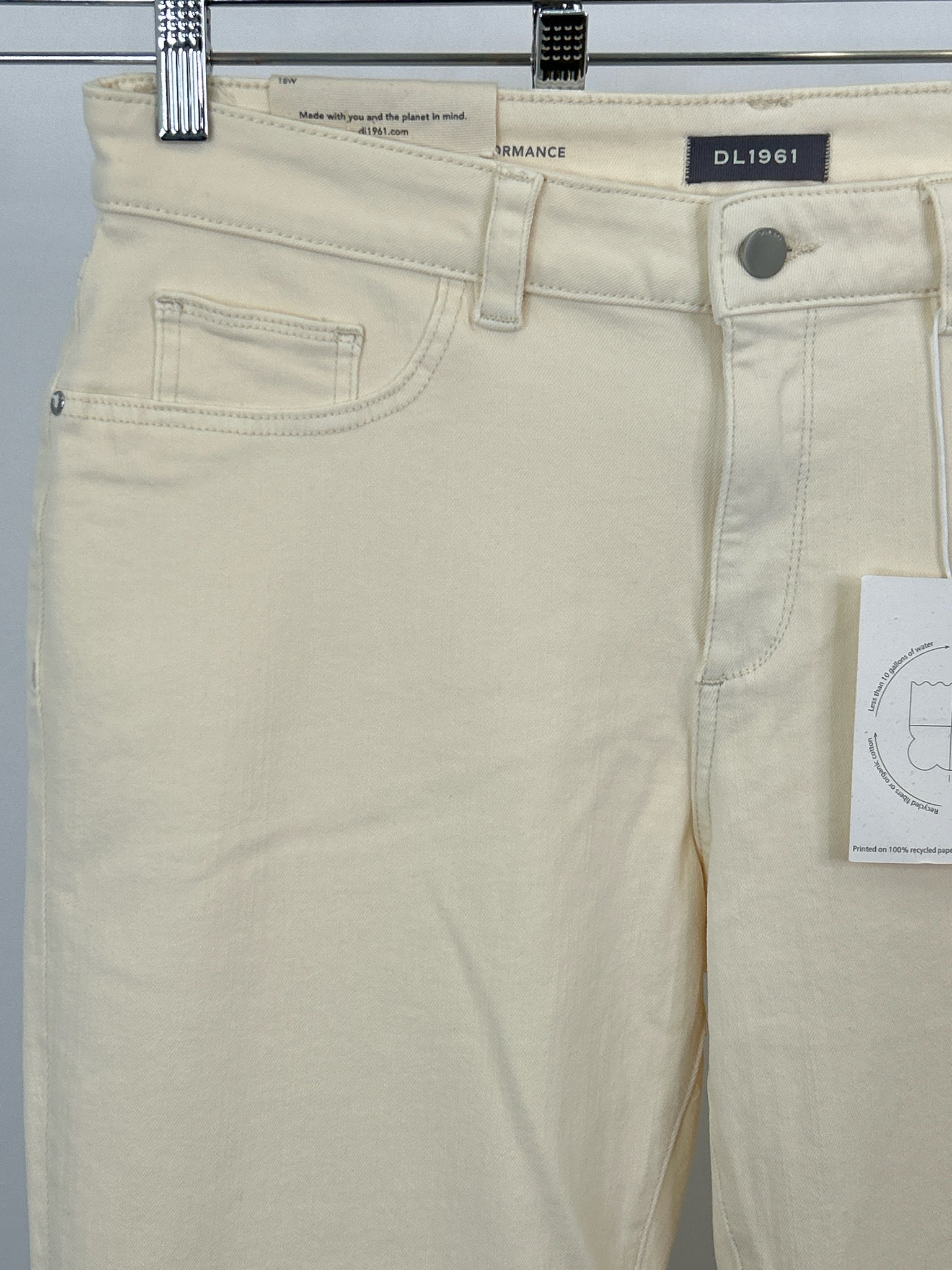 DL1961 Size 18W Vanilla Women Jeans NWT