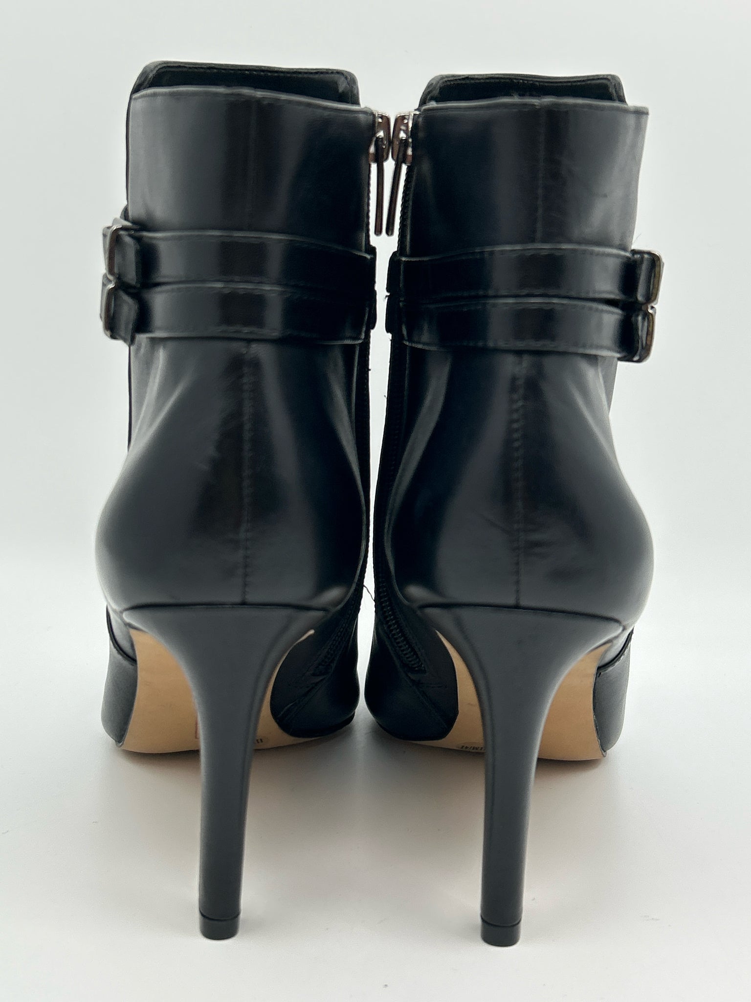 VINCE CAMUTO Size 11M Black Women Booties