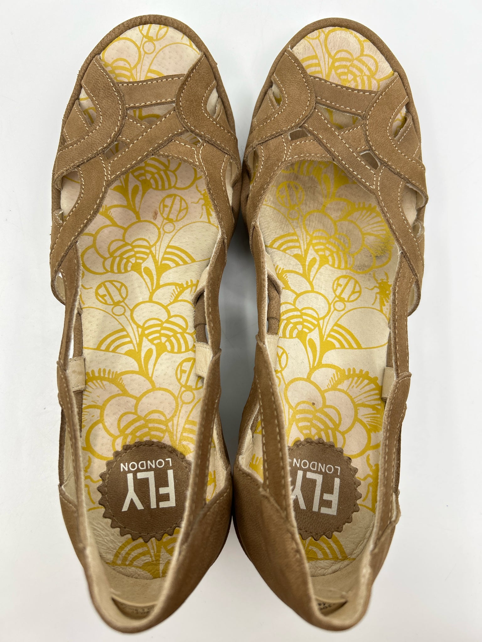 FLY LONDON Size 40/10 Taupe Women Sandal