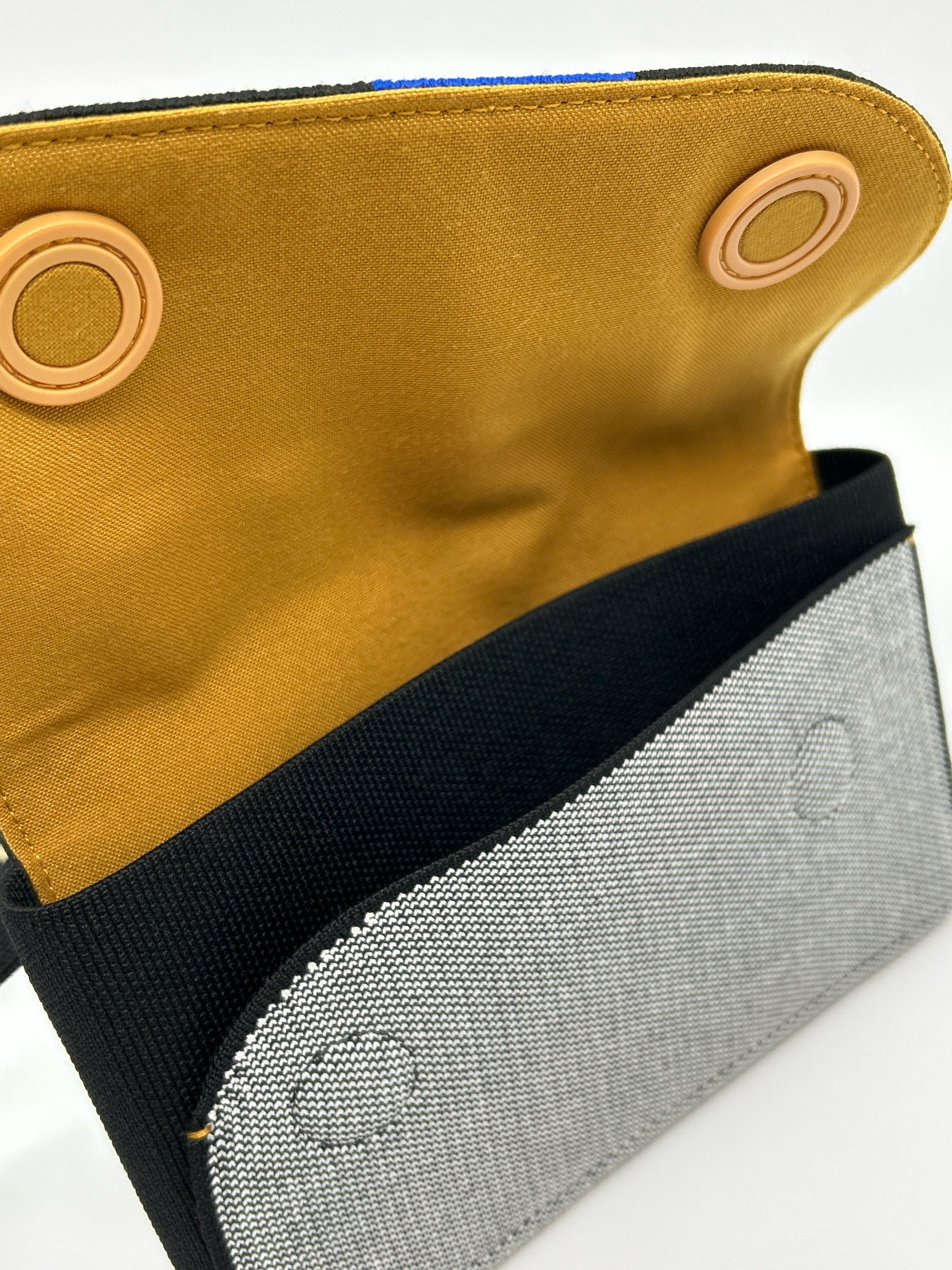 ROTHY'S Grey & Black Women Purse