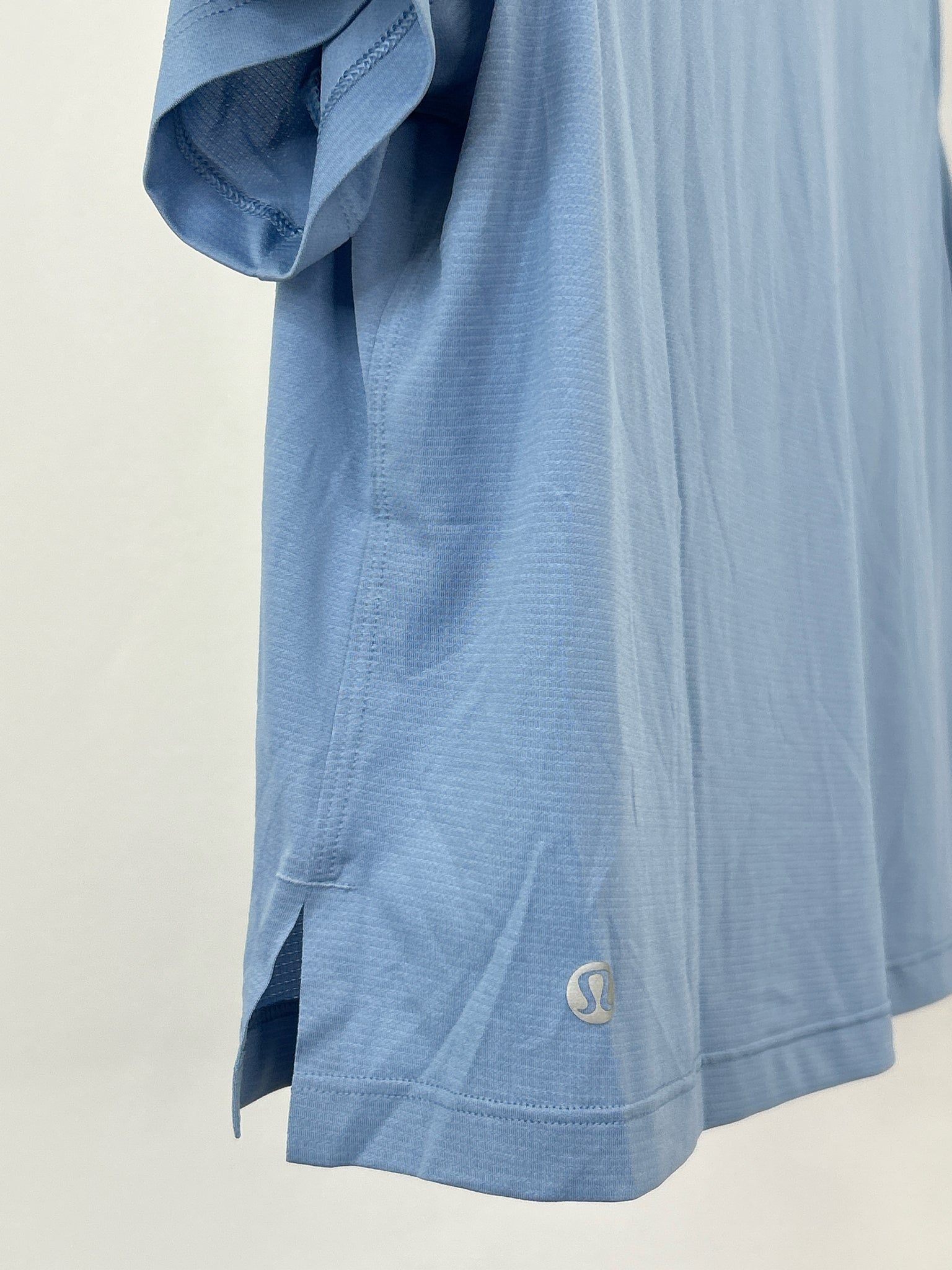 LULULEMON Size 12 light blue Women T-shirt
