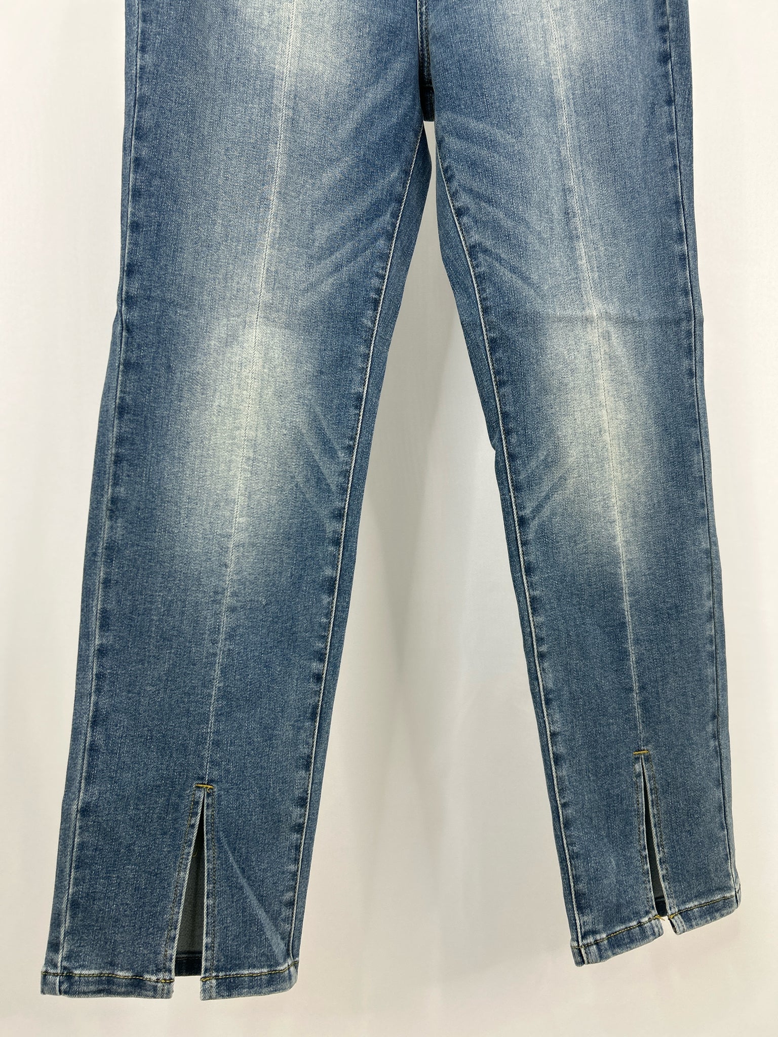 JUDY BLUE Size 11/30 LIGHT BLUE DENIM Women jeans