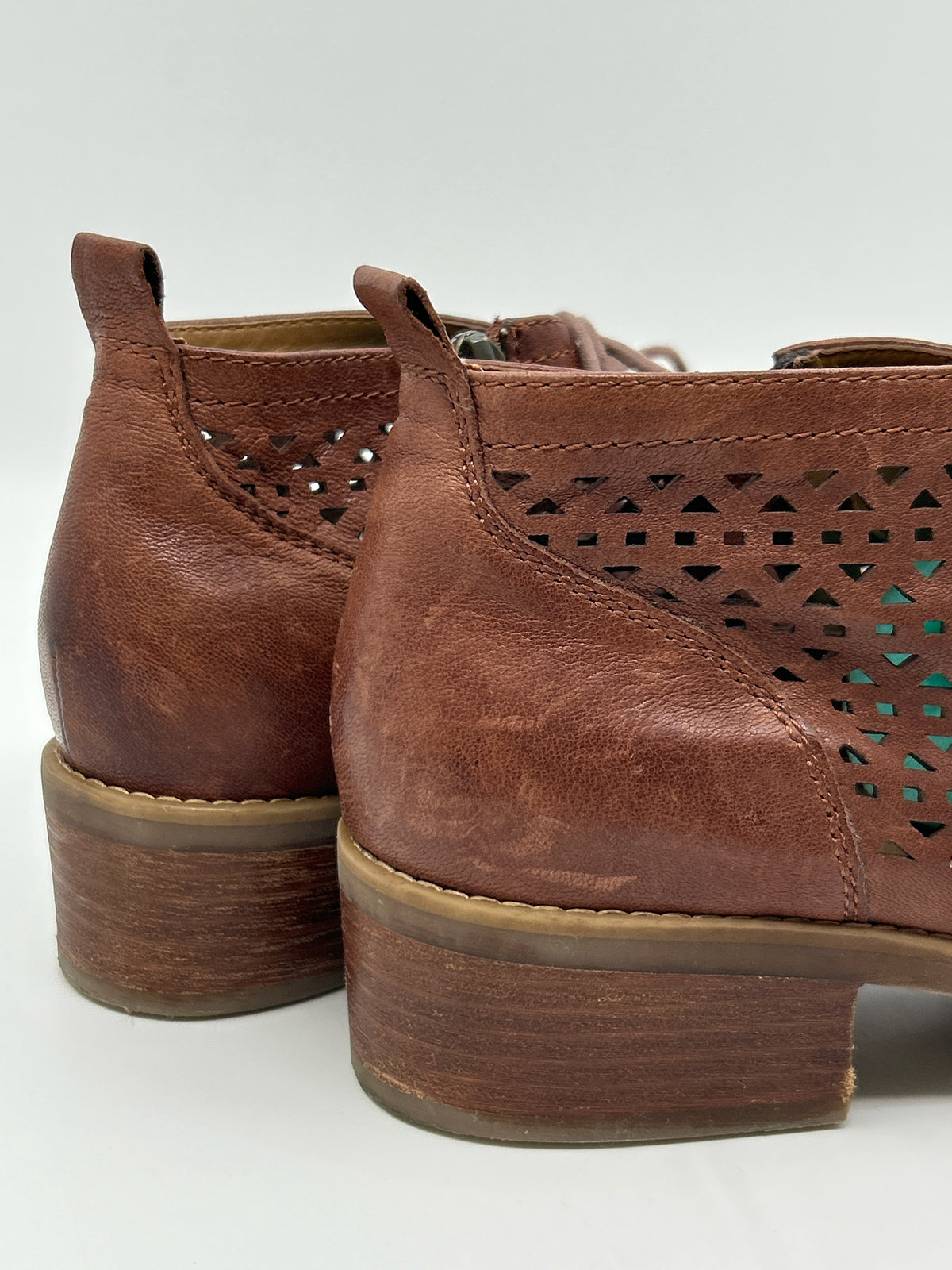 COMFORTIVA Size 10M Brown Women Booties