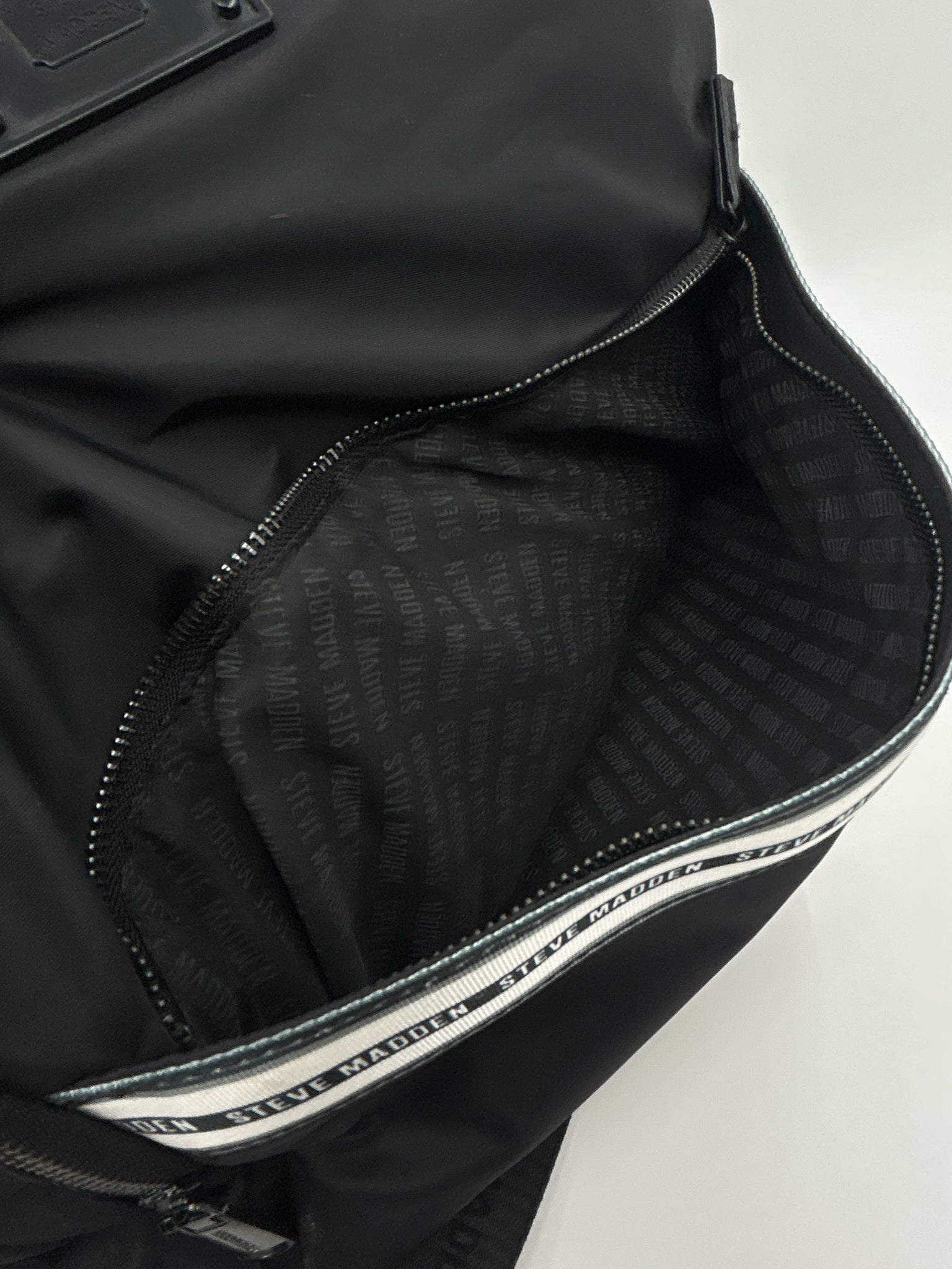 STEVE MADDEN Black Luggage