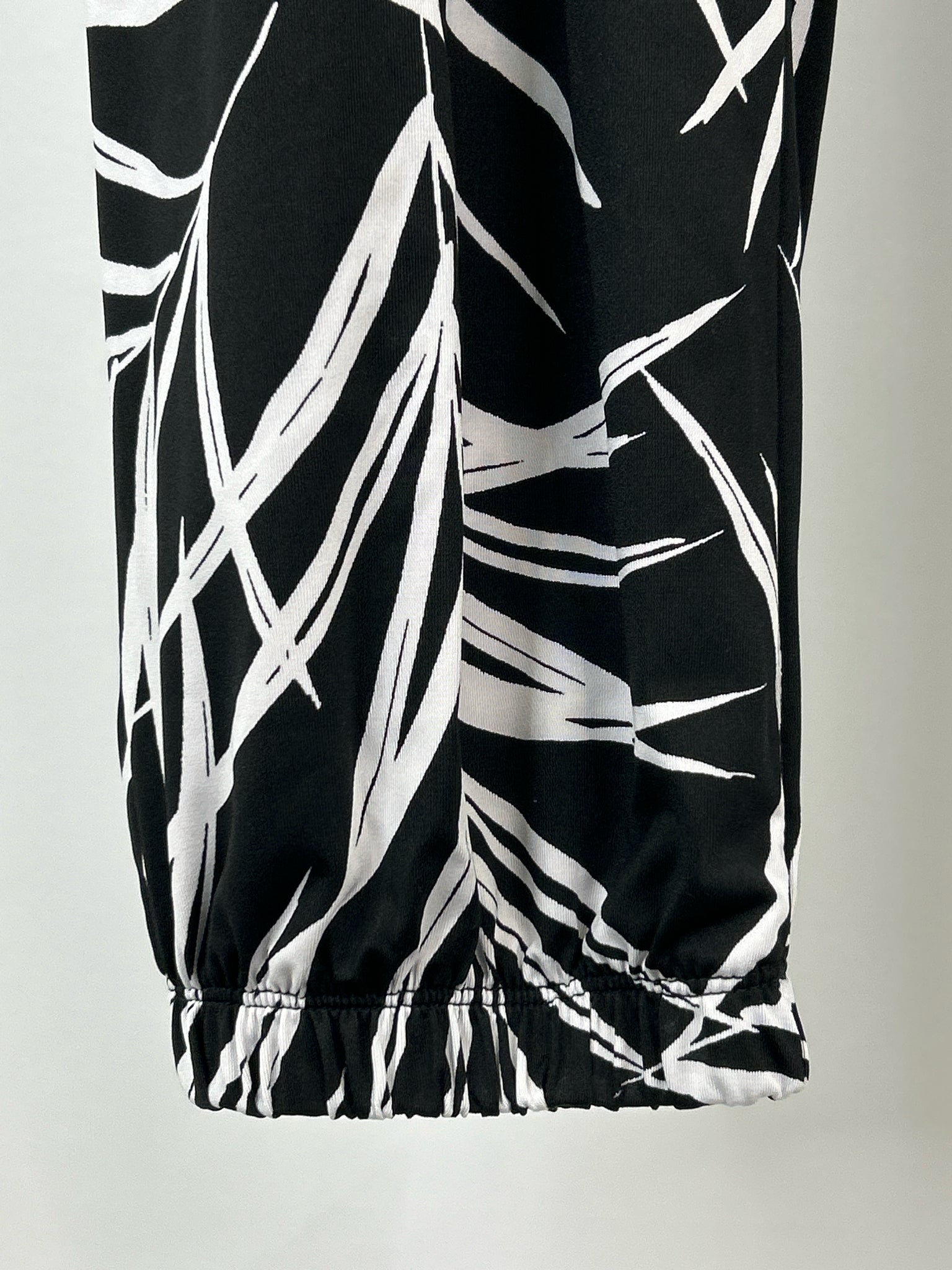 ROBERT LOUIS Size XL Black & White Women Pants