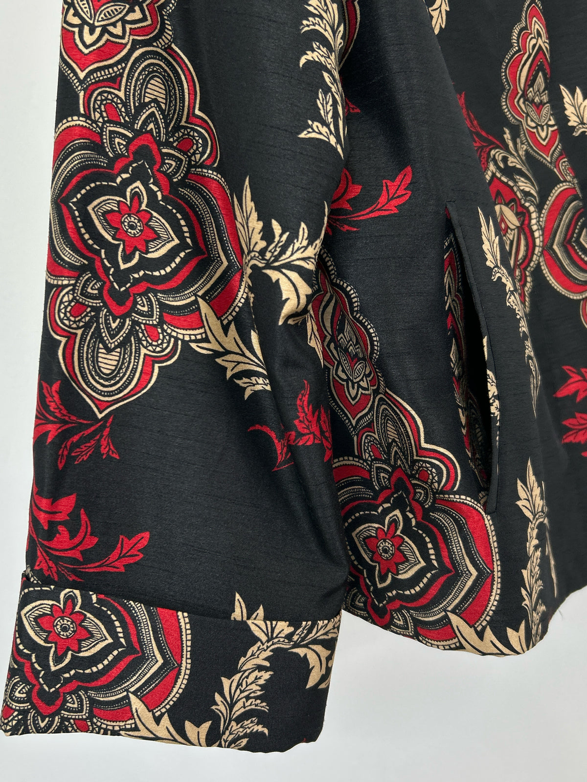 CHICO'S Size 8 Black Floral Women Jacket