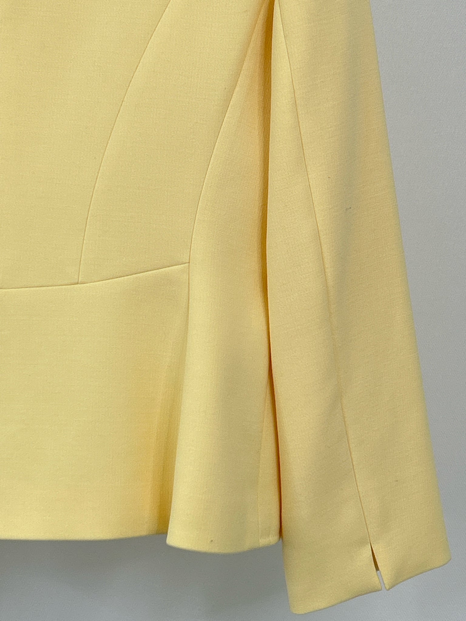 TAHARI Size 10P YELLOW AND GRAY Women 2-Piece w/skirt