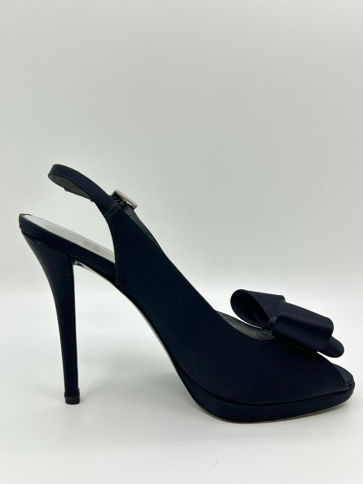 STUART WEITZMAN Size 9M Black Women Pumps
