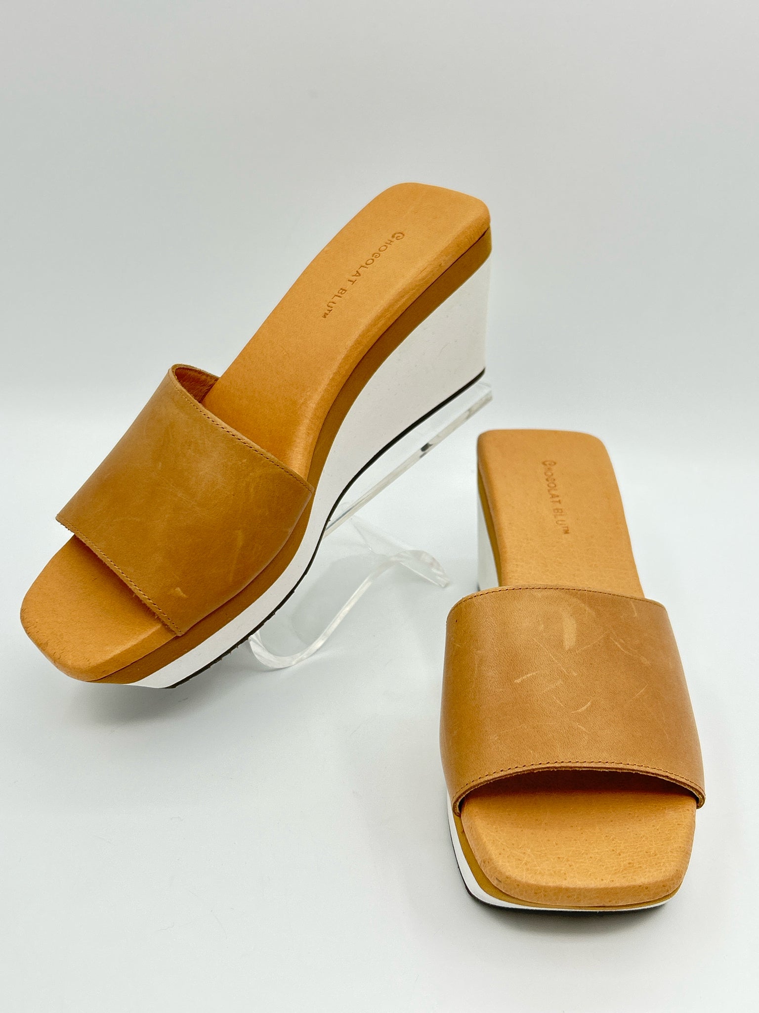 CHOCOLAT BLU Size 39/8 Beige Women Sandal