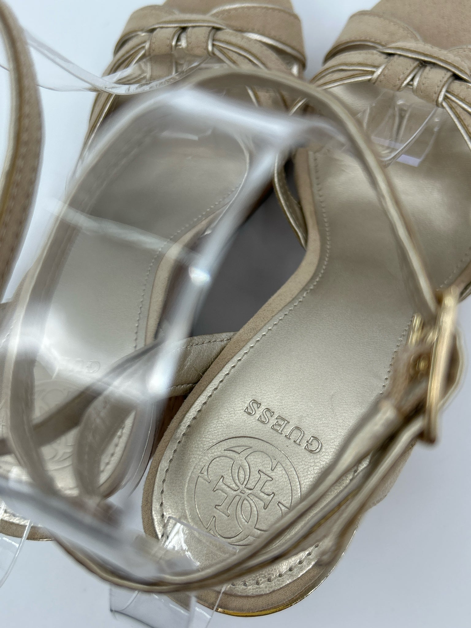 GUESS NIB Size 7M Beige Women Sandal NIB