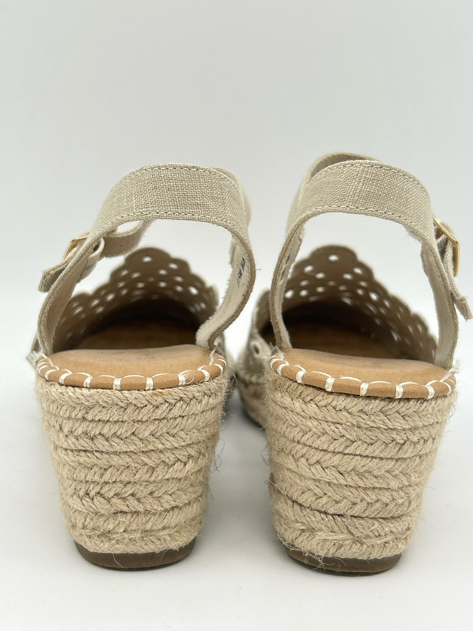 TOMMY BAHAMA Size 8.5M Beige Women Sandal