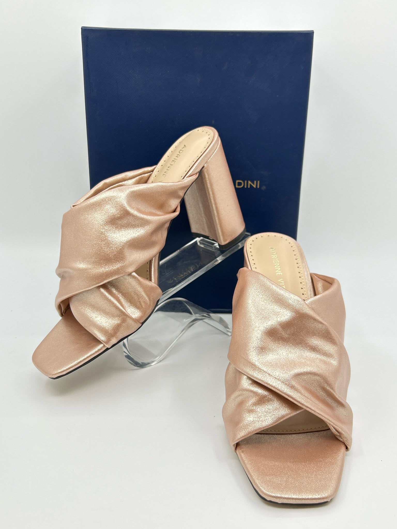 ADRIENNE VITTADINI Size 8M Champagne Women Pumps