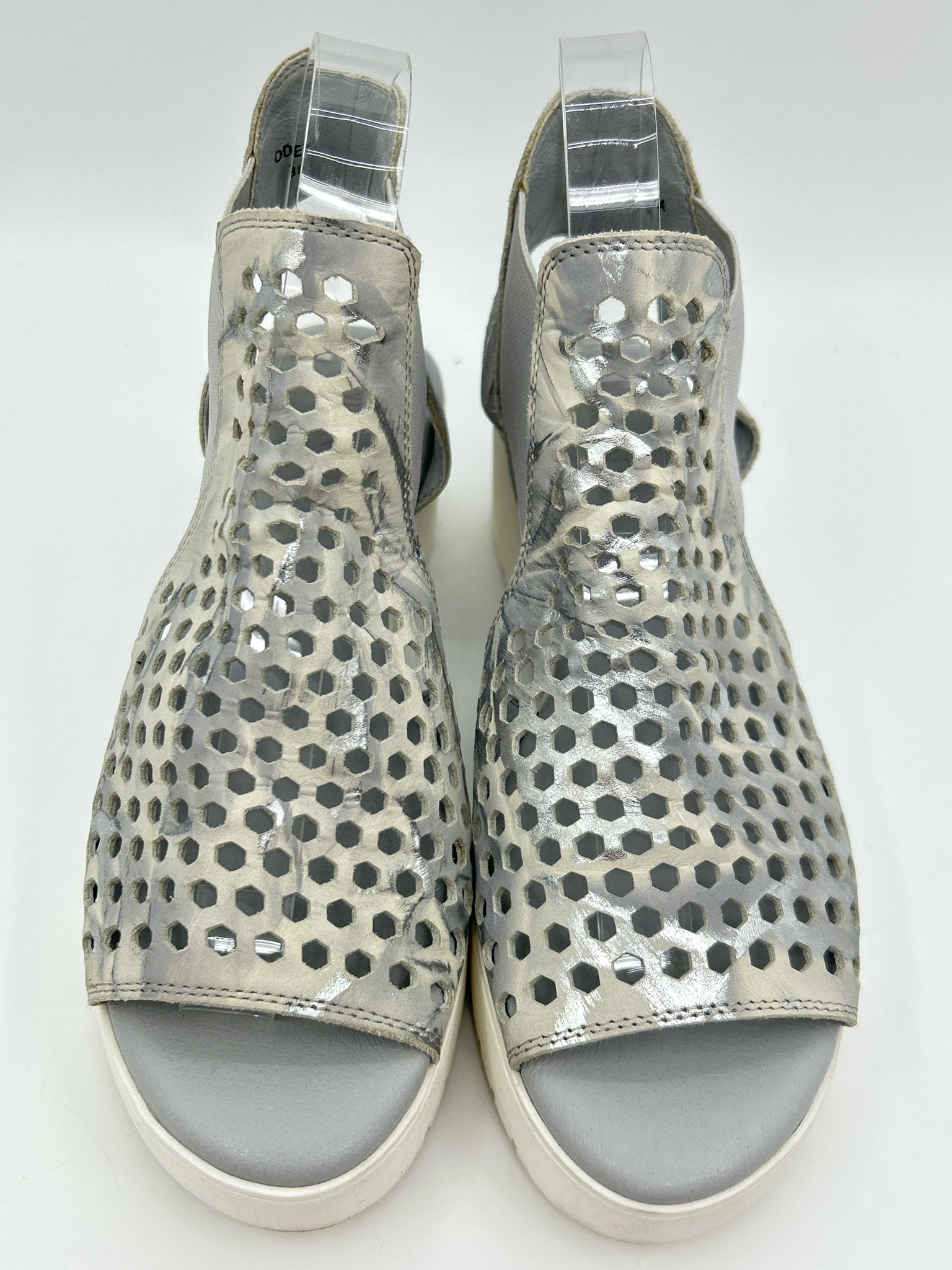 Silent D Size 38 Silver Metallic & Grey Women Sandal