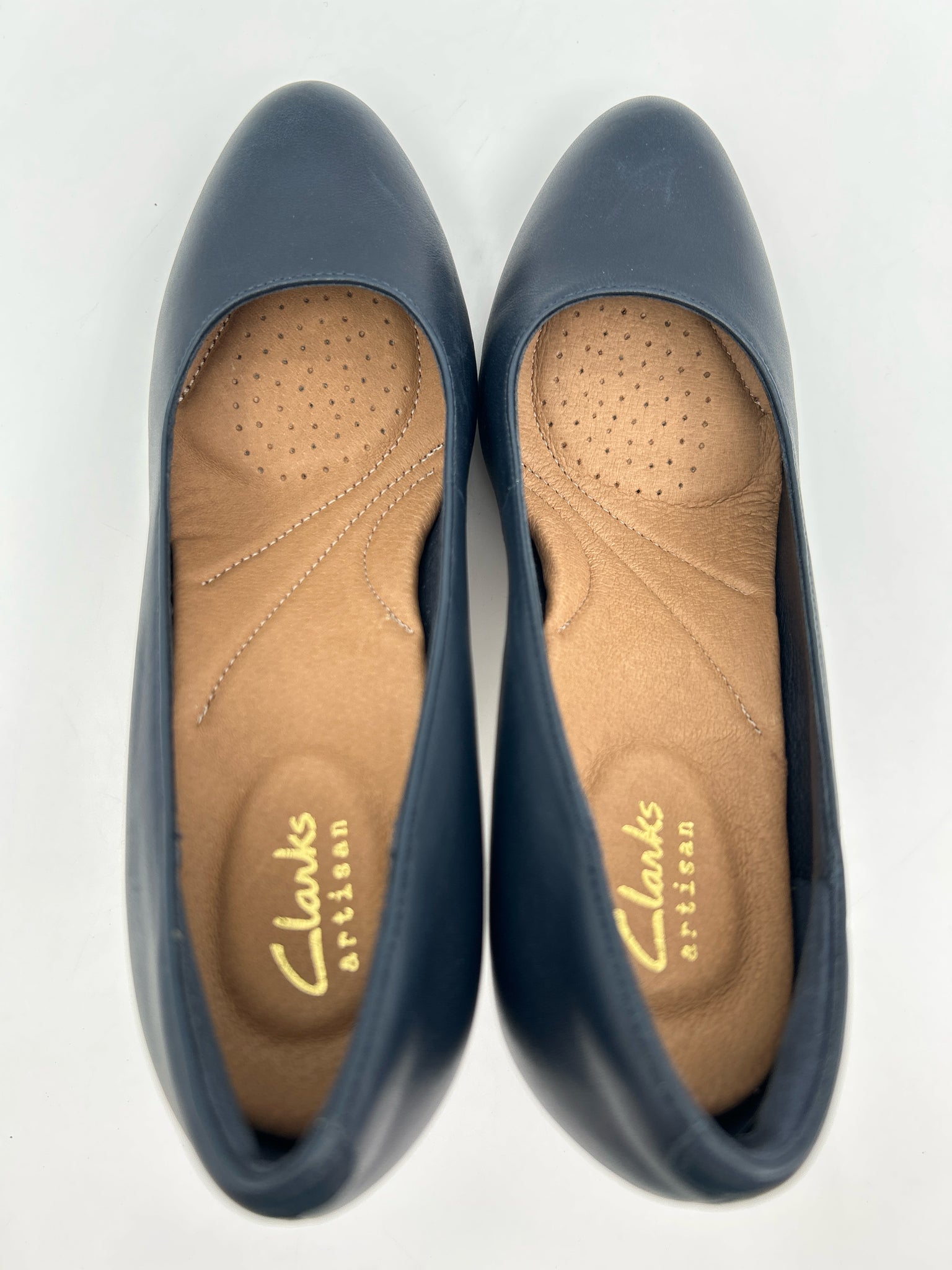 CLARKS Size 7.5M Navy Women Pumps