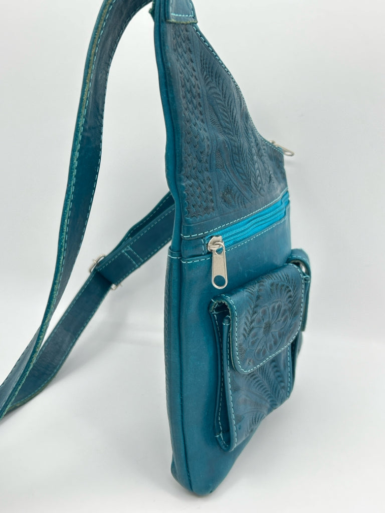 No Brand Teal Leather Purse