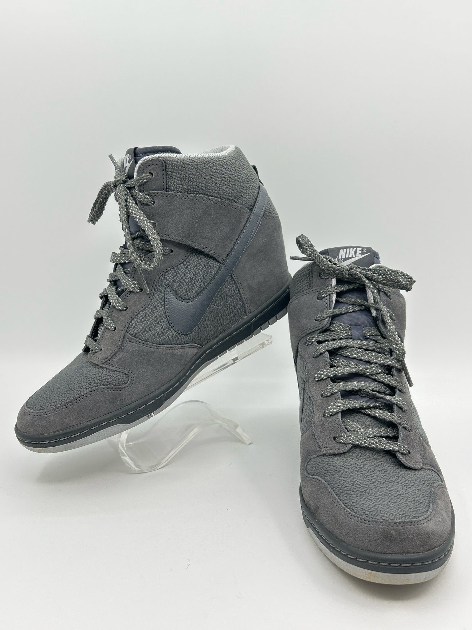 NIKE Size 10.5 Grey Women Sneakers