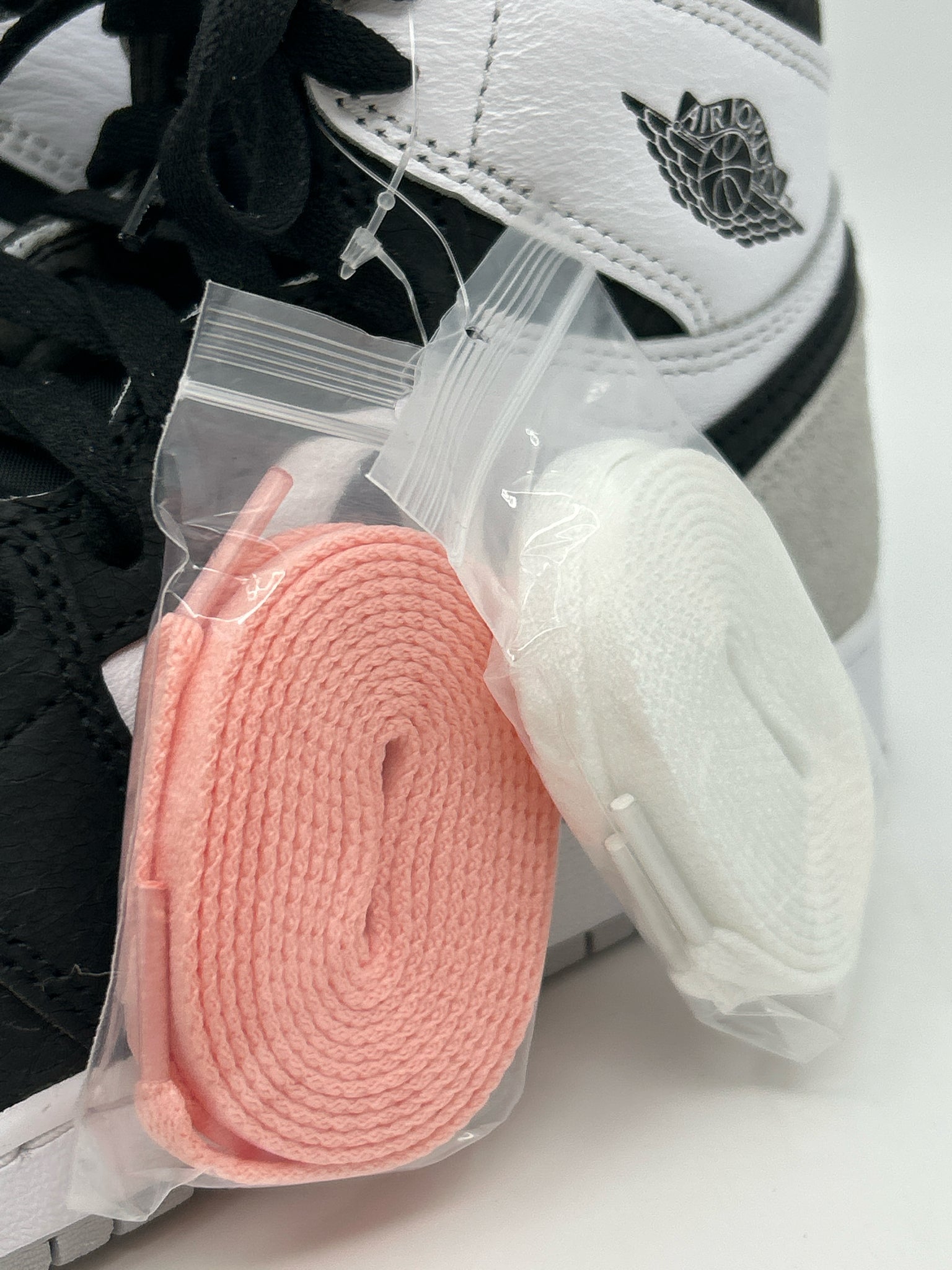 NIKE Size 8 White and Black Women Sneakers NIB