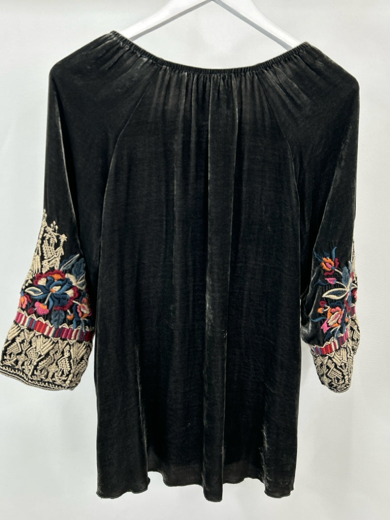 JOHNNY WAS Women Size M Charcoal Print Tunic