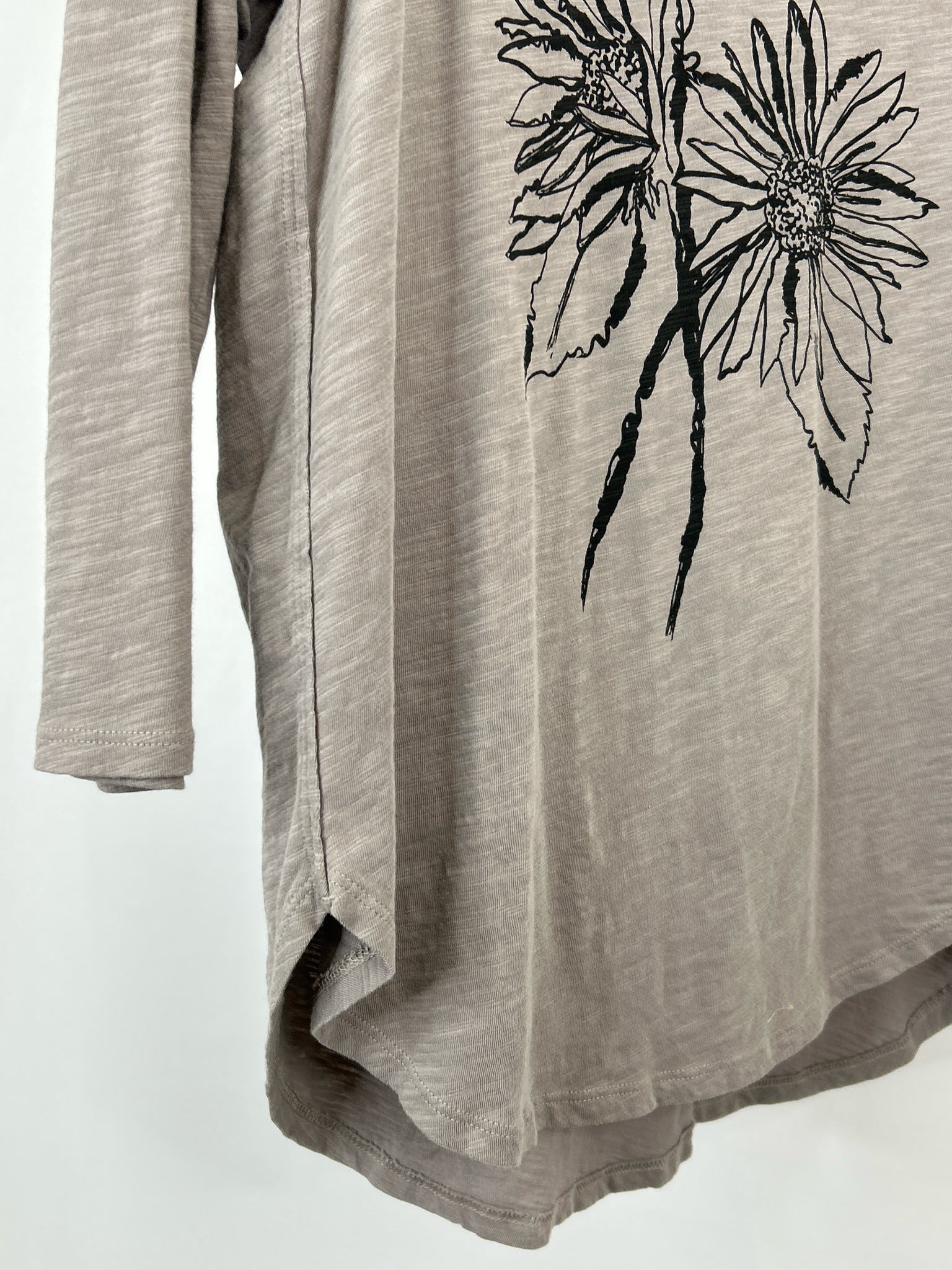 Escape by Habitat Clothes Size S GRAY AND BLACK Women T-shirt