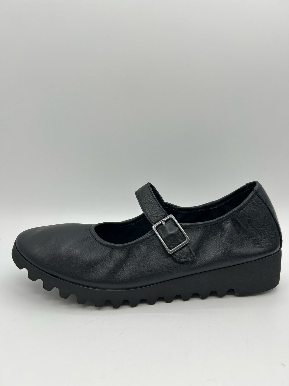 AETREX NIB Size 10.5/11 Black Women Flats