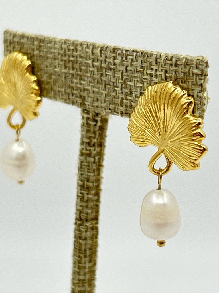 EYE CANDY Women NIB Gold Earrings