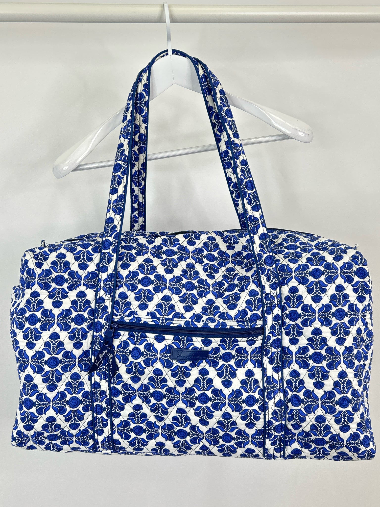 VERA BRADLEY WHITE AND BLUE Luggage