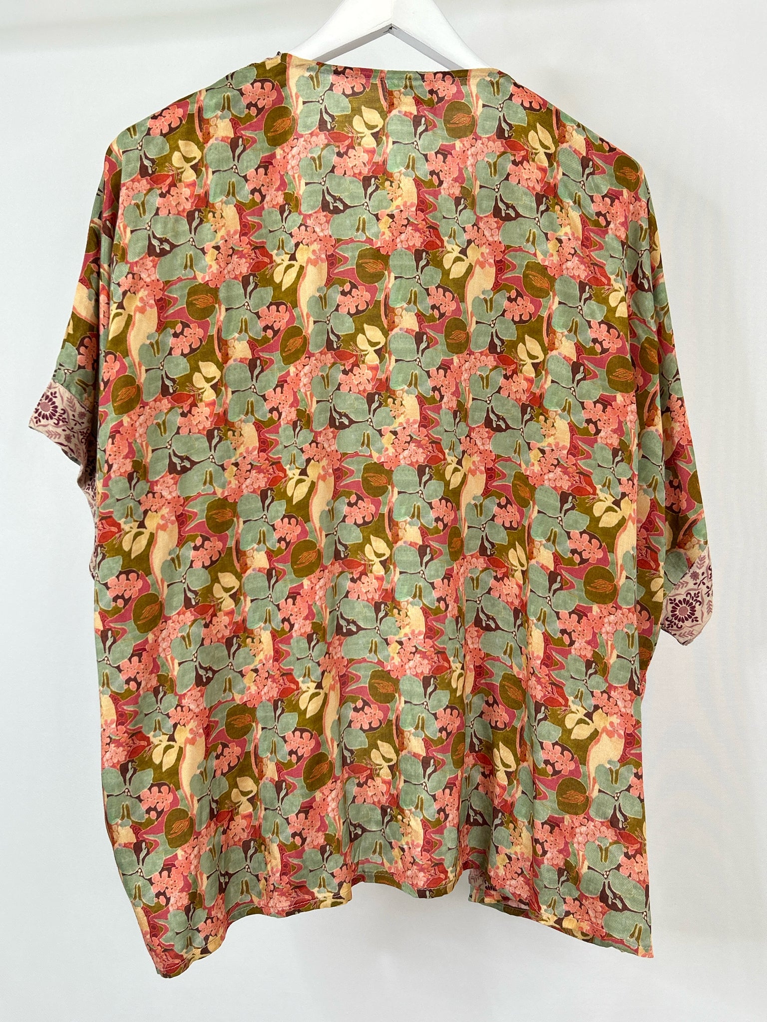 NEKANE NKN NWT Size M/L Green Floral Women Kimono