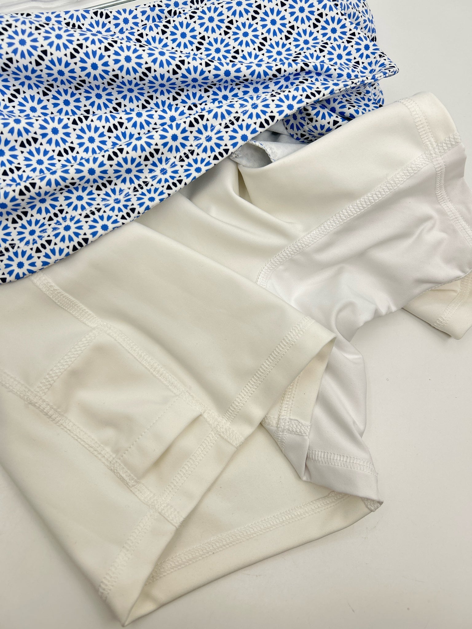 PETER MILLAR Size M Blue Print Women Skort