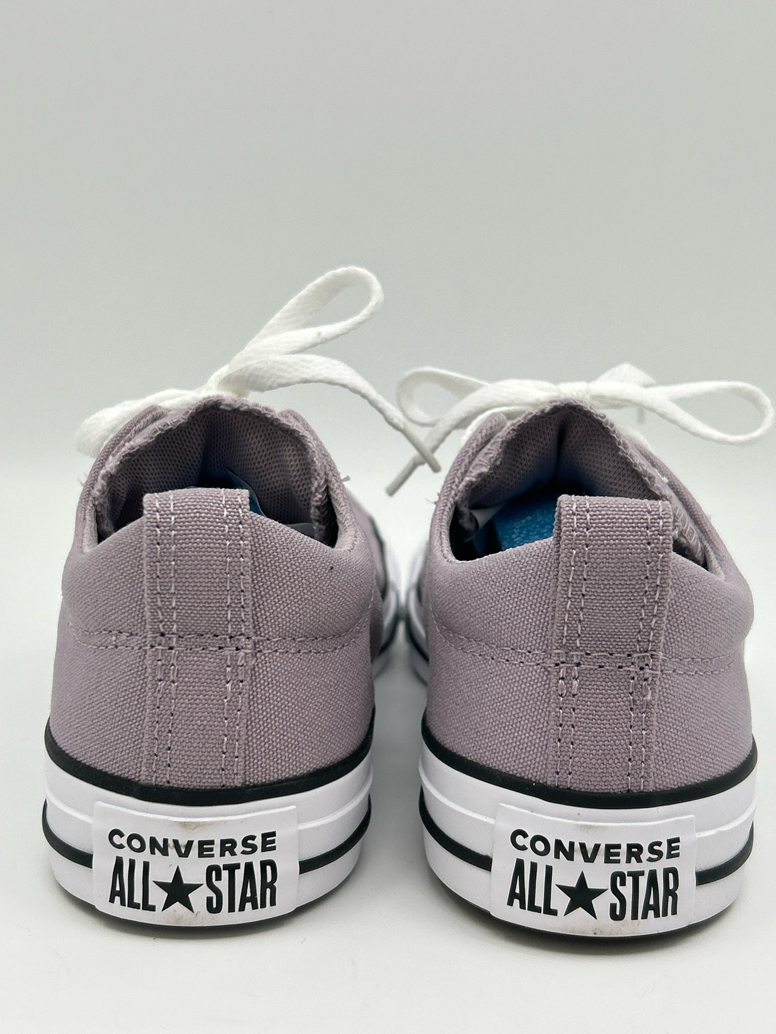 CONVERSE Size 8 Lilac Women Sneakers NWOB