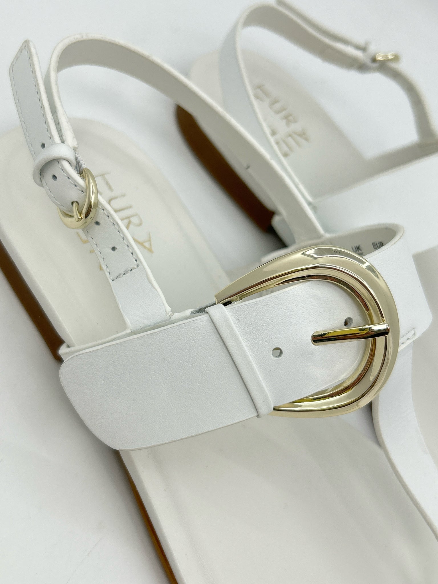 NATURALIZER Size 8M White Women Sandal