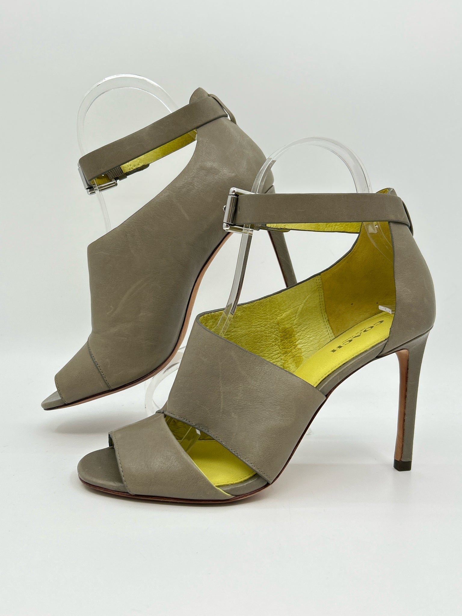 Coach Size 7B Taupe Grey Women Pumps