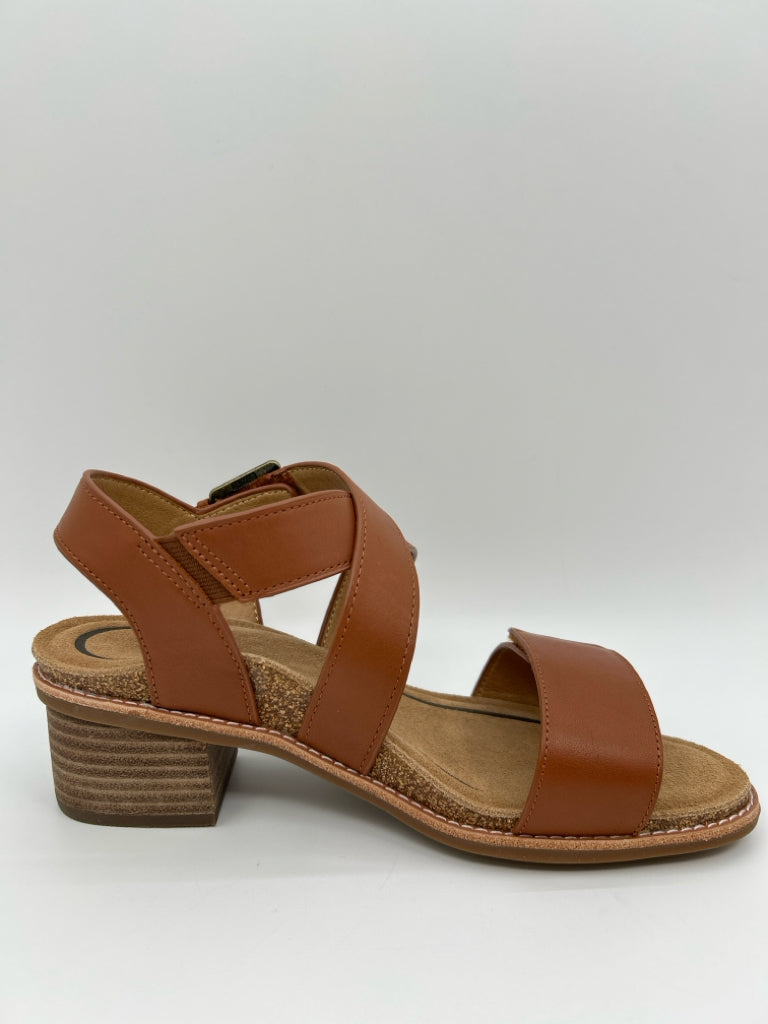 AETREX Size 6/6.5 COGNAC Women's Sandal