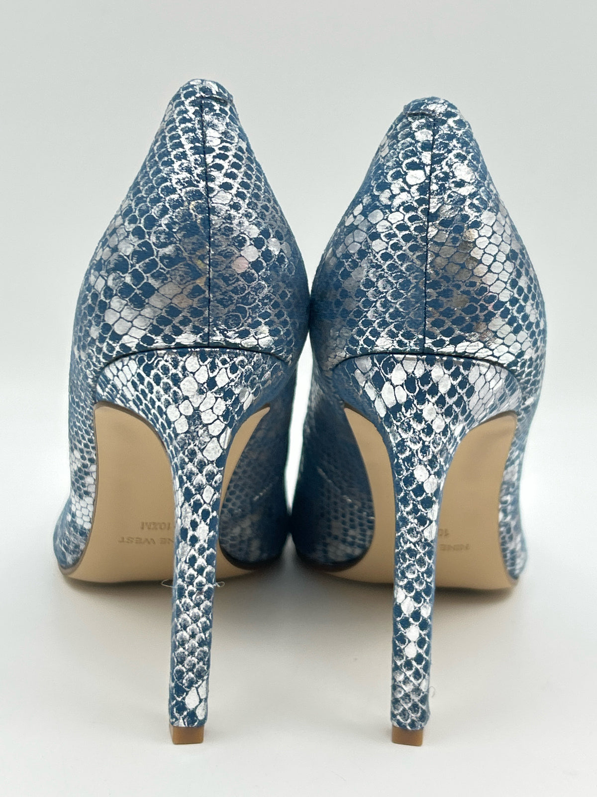 NINE WEST Size 10.5 Blue Print Women Pumps