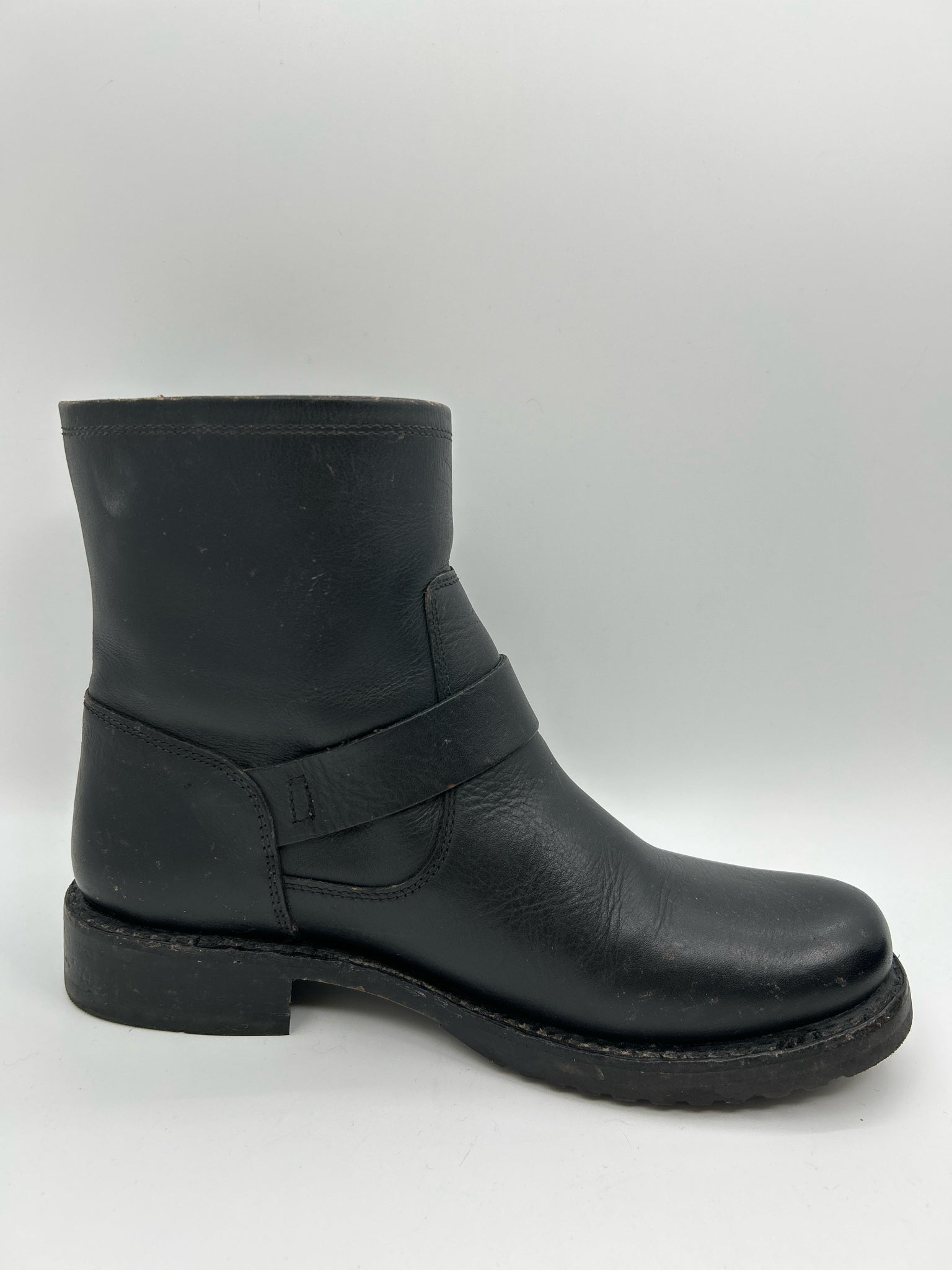 FRYE Size 8.5B Black Women Booties