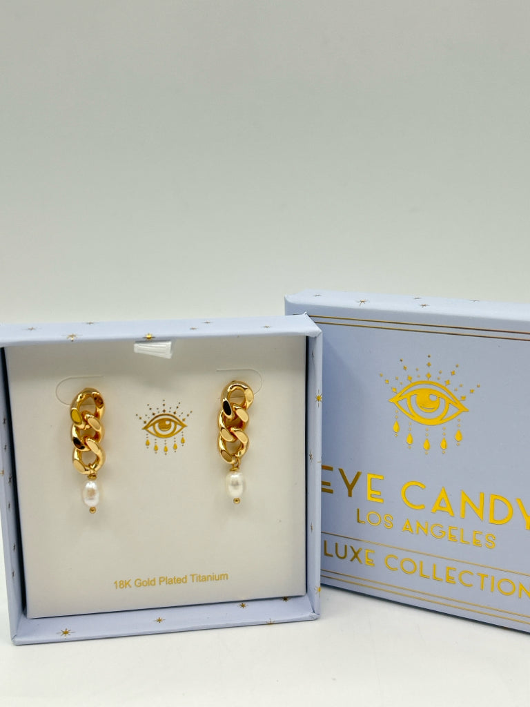 EYE CANDY Size One Size Gold and White Earrings