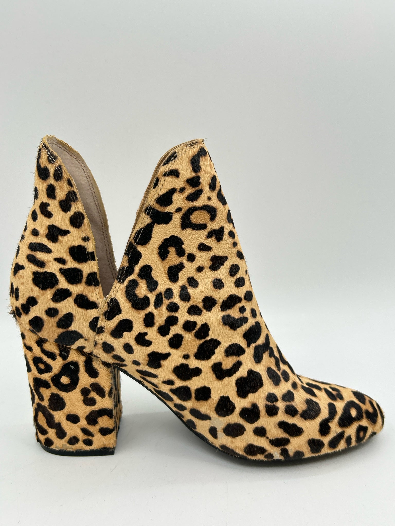 STEVE MADDEN Size 6.5M Animal Print Women Booties NWT