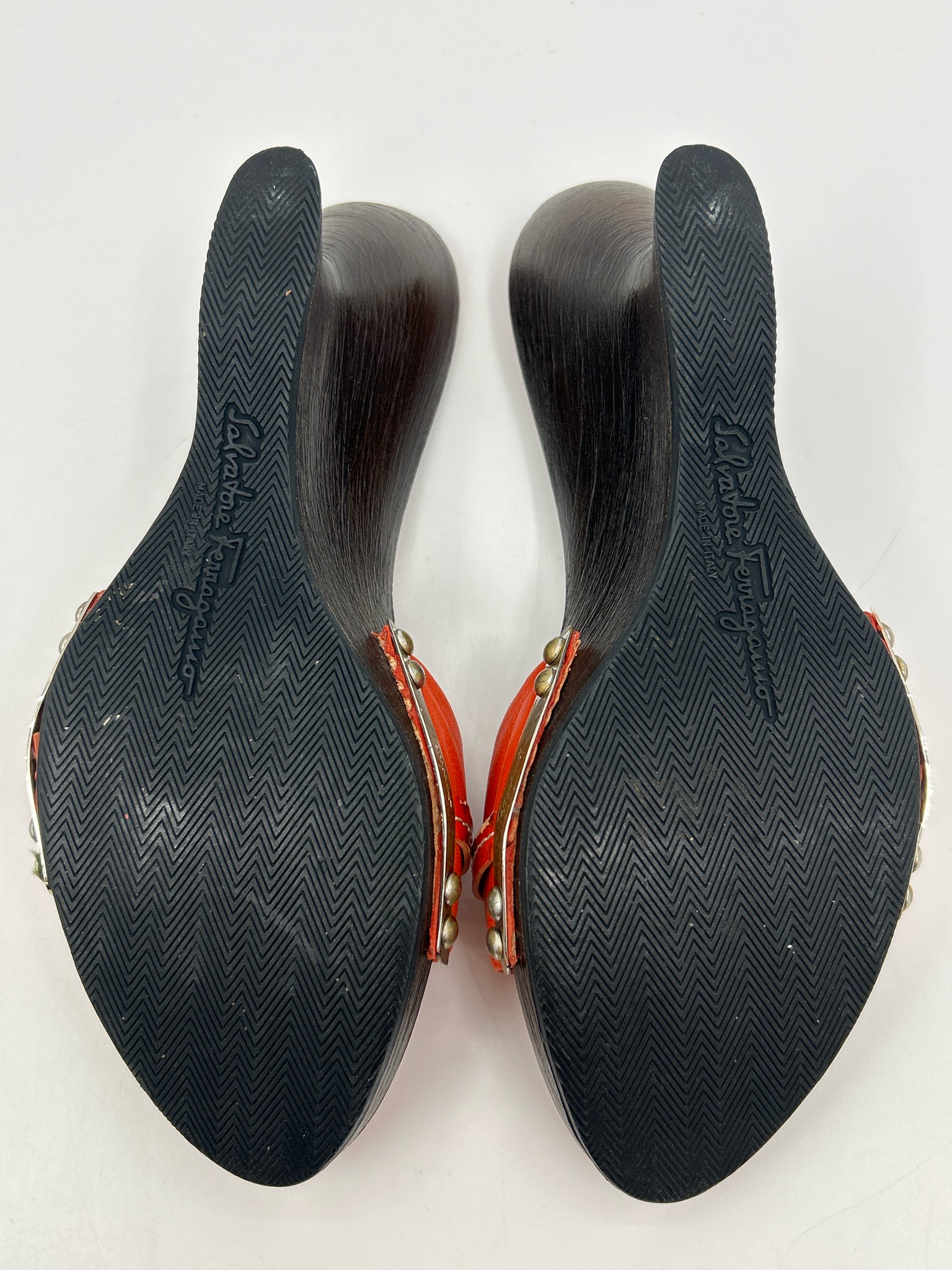 SALVATORE FERRAGAMO Size 7B Orange Women Sandal