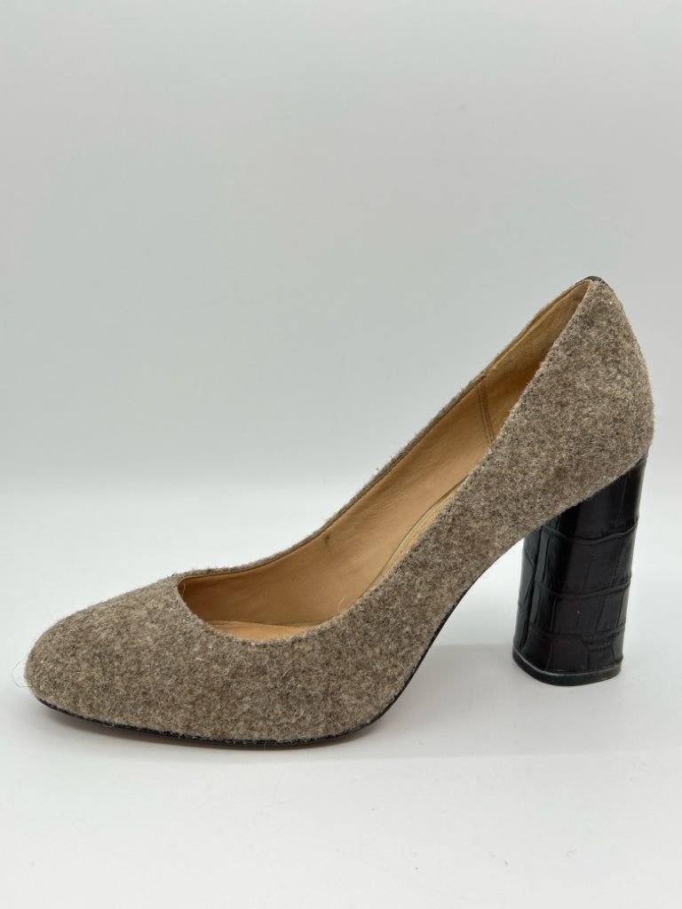 coach Women Size 9.5 Taupe and Chestnut Pumps