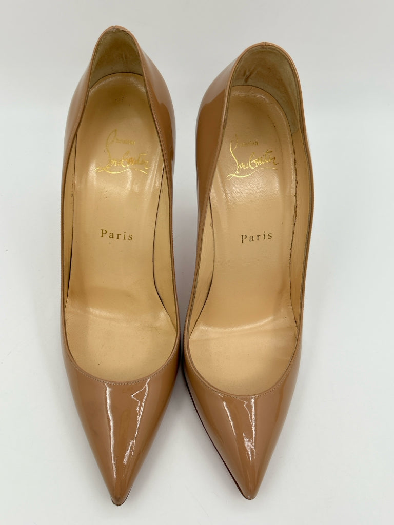 CHRISTIAN LOUBOUTIN Size 37.5 nude Women's Pumps