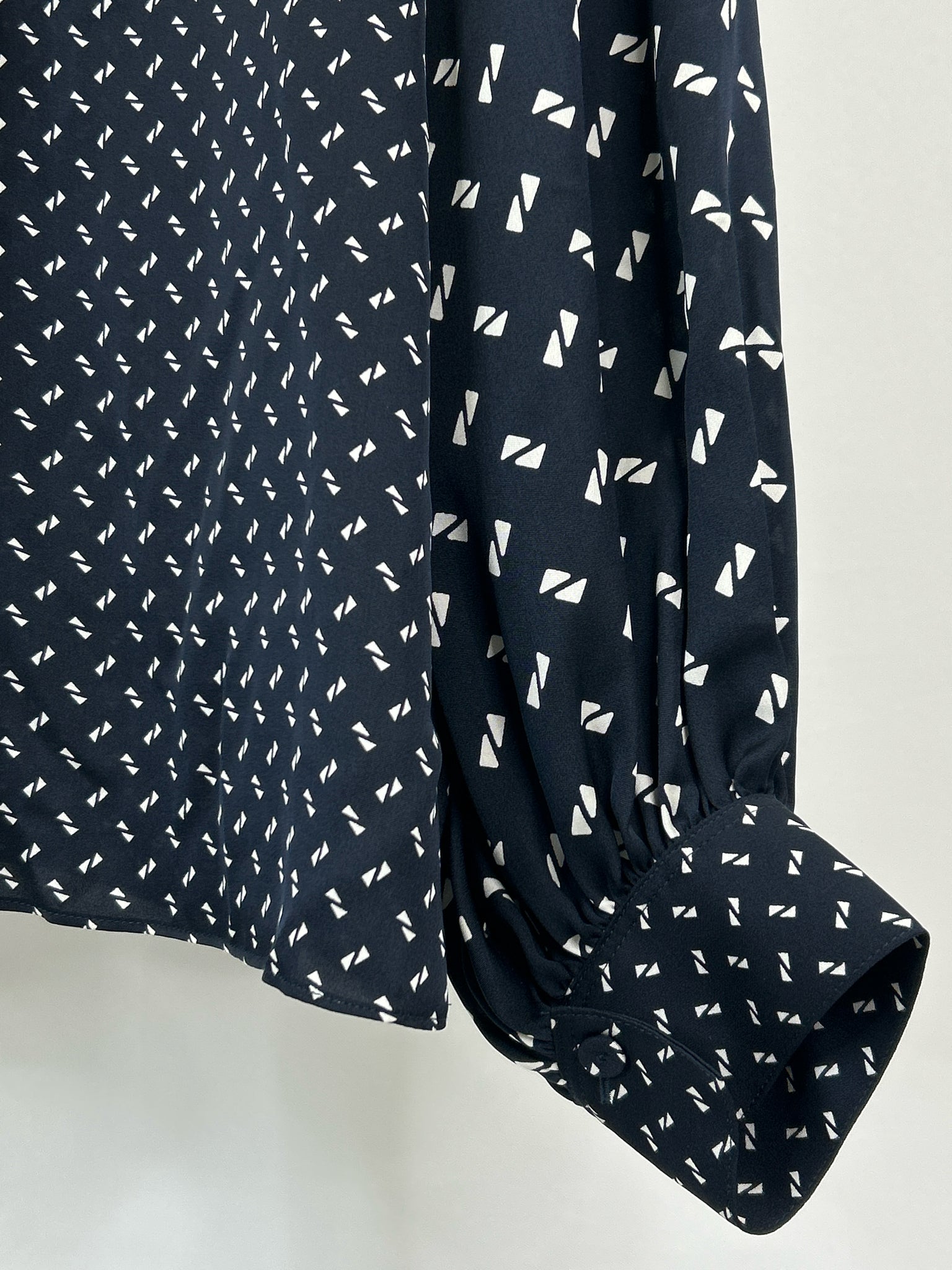THEORY Size S Black Print Women Top
