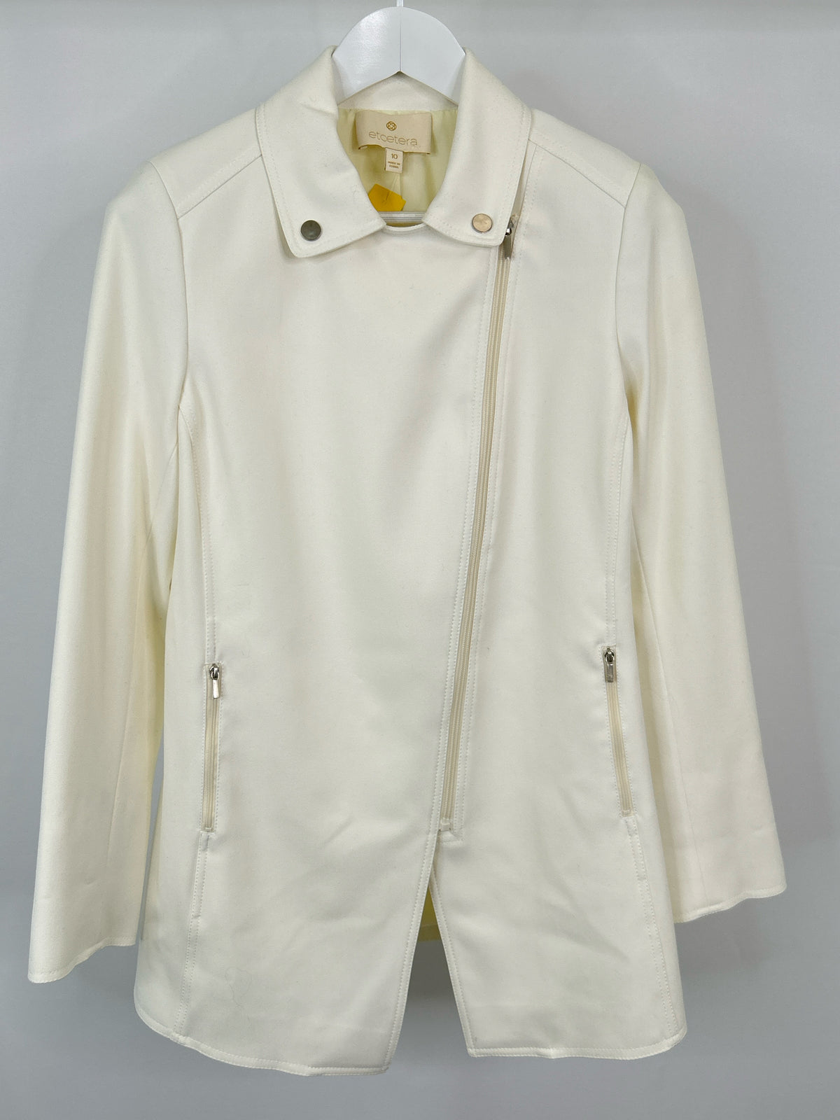ETCETERA White Magnet