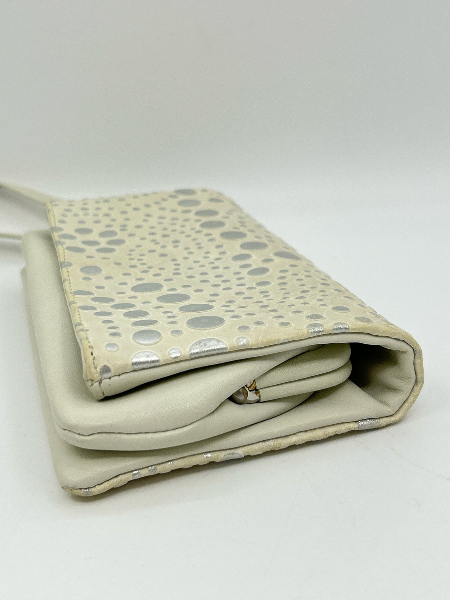 Donald J Pliner Cream & Silver Women Wristlet