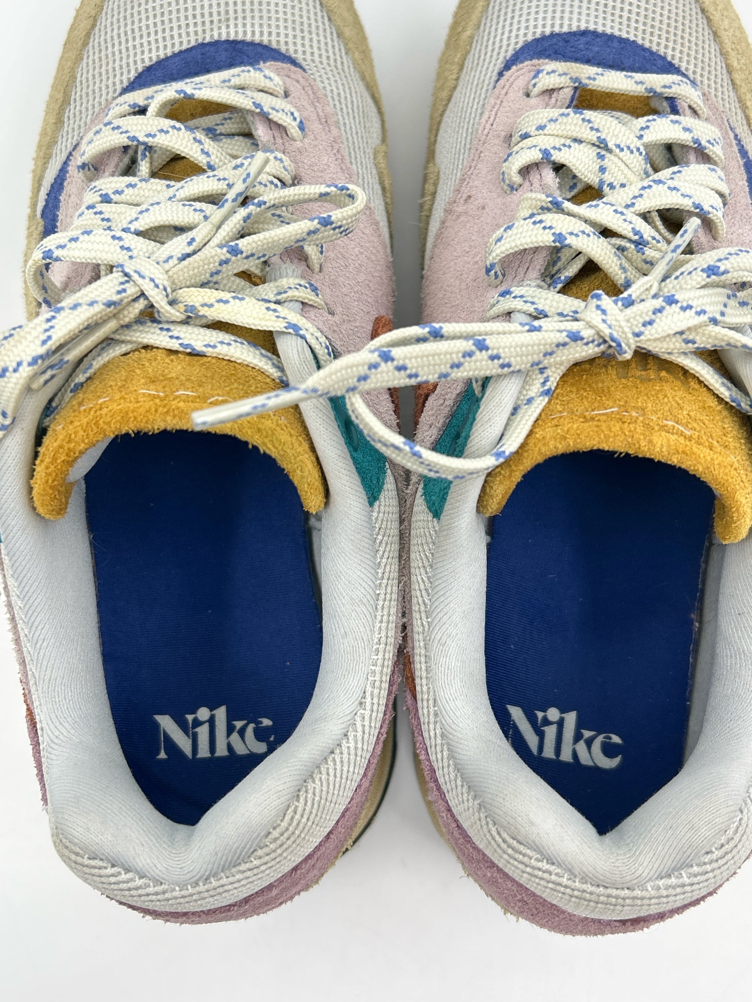 NIKE Size 8 Multi-Color Women Sneakers