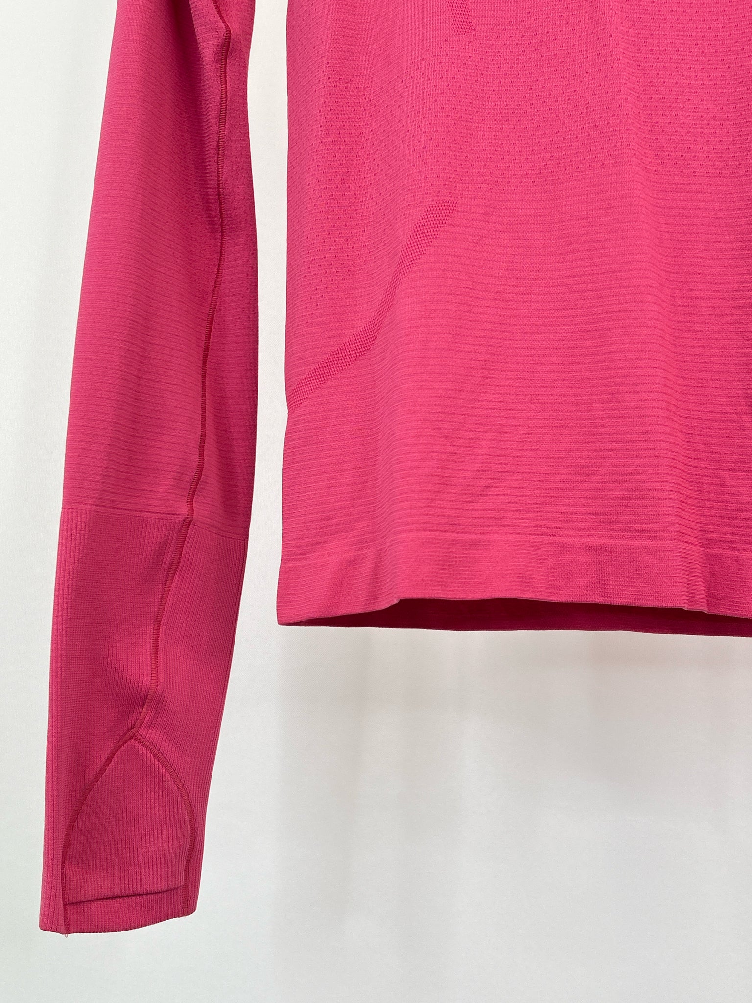 LULULEMON Size 4 Raspberry Women Workout Swiftly Tech Top NWT