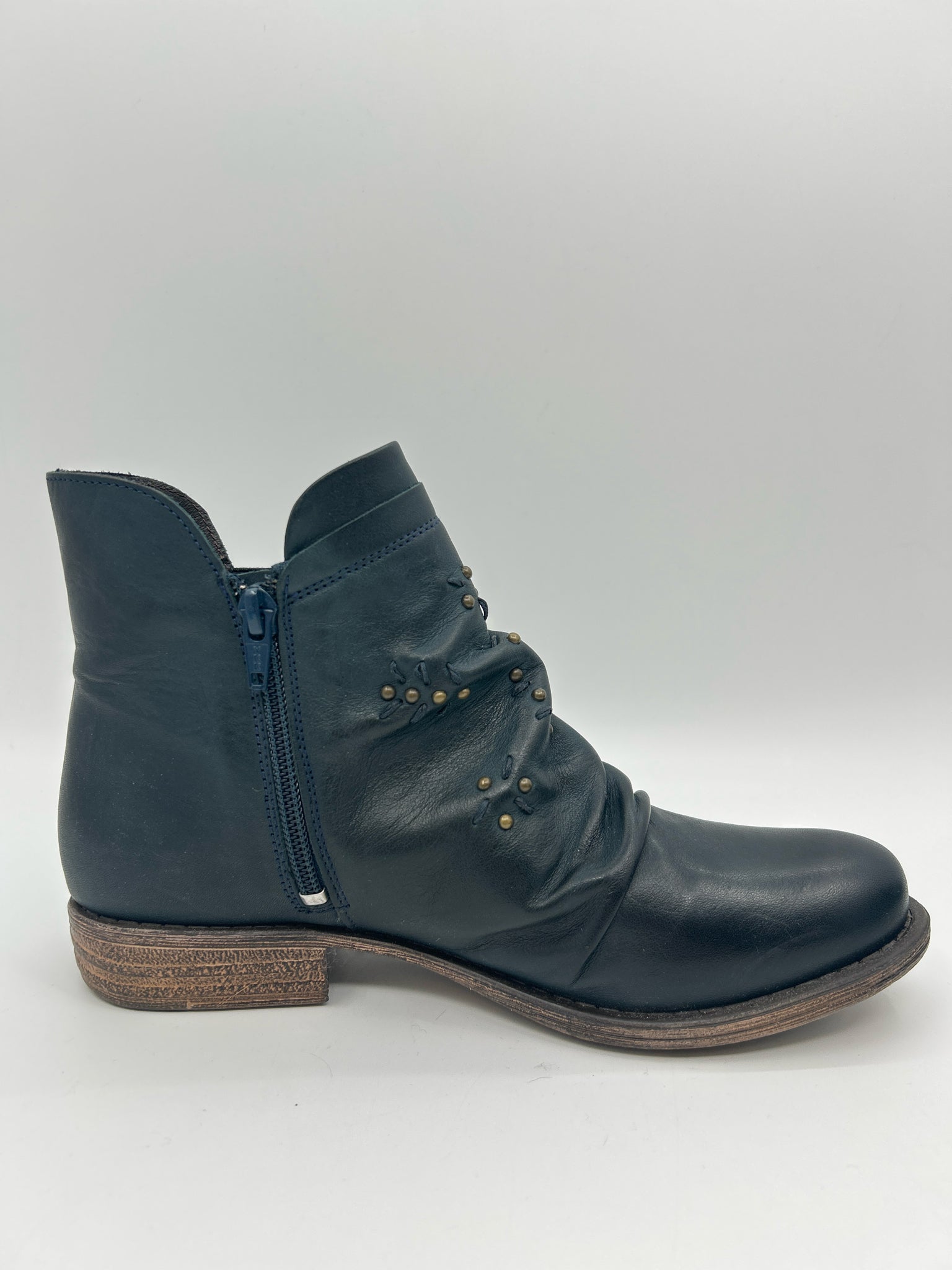 MIZ MOOZ NWOB Size 37/7  Dark Green Women Booties